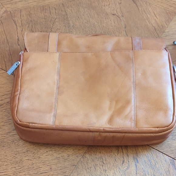 Kenneth Cole Reaction Brown Cognac Leather Messenger Bag - Picture 9 of 11